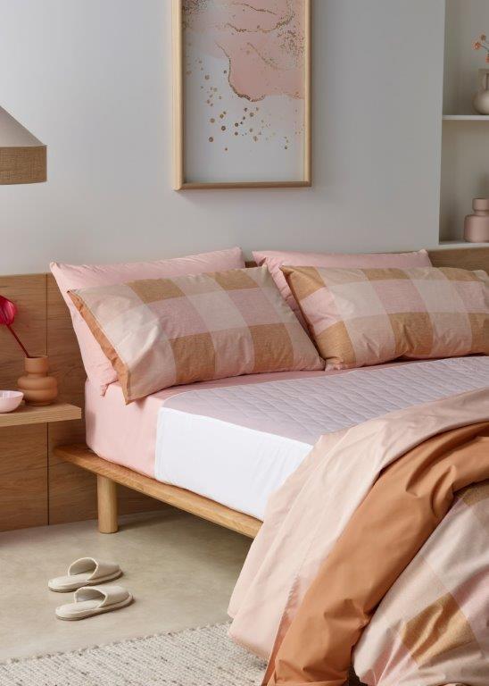 Blush waterproof quilt cover set