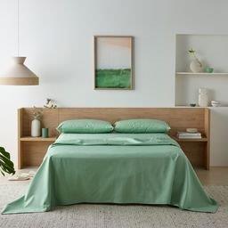 Green waterproof sheet set